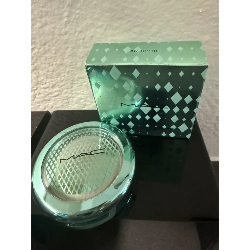 MAC Cosmetics BOUNCE & GLEAM HIGHLIGHTER - INVESTMINT - Full Size NIB. *read